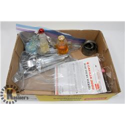 FLAT WITH AIRLINE COLLECTIBLES INCLUDING METAL