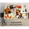 Image 1 : ESTATE BOX OF SALT AND PEPPER SHAKERS