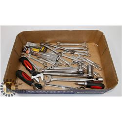 ESTATE FLAT OF TOOLS - APPROX. 15 WRENCHES, NEW