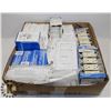 Image 1 : TRAY OF PLUGS, LAMP HOLDERS, ELEC. PLATES, ETC.
