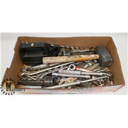 TRAY OF ASSORTED TOOLS