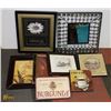Image 1 : LOT OF 8 HOUSEHOLD ESTATE WALL ART