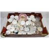 Image 1 : TRAY OF ASSORTED COLLECTIBLE CHINA & CRYSTAL