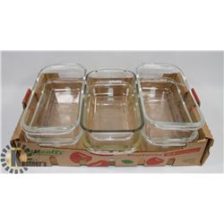 6 PYREX PANS