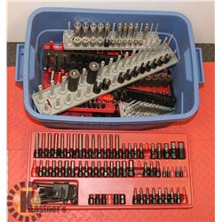 TOTE WITH MULTIPLE SOCKET SETS