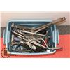 Image 1 : TOTE OF RATCHETS AND EXTENSIONS.