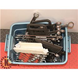 TOTE WITH 7 COMBINATION WRENCH SETS.