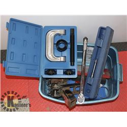 TOTE OF MECHANICS TOOLS