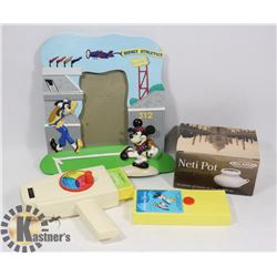 VINTAGE FISHER PRICE MOVIE VIEWER W/ 2 CARTRIDGES