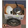 Image 1 : POT, ROASTER, SMALL FRYING PAN AND MIXING BOWLS.