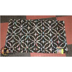 LEXINGTON RECYCLED FIBER RUG 21"X34".