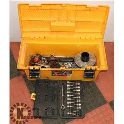 RUBBERMAID TOOL CHEST WITH MASTERCRAFT SOCKET