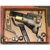 Image 1 : 5 ASSORTED HITCHES.