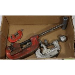 LOT OF 4 RIDGID & GRAY PIPE CUTTERS VARIOUS SIZES