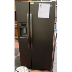 GE 22.5 CUFT SIDE BY SIDE REFRIGERATOR WITH