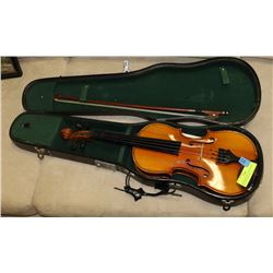 SKYLARK BRAND 3/4 VIOLIN WITH BOW AND HARD CASE.