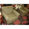 Image 1 : LOT OF 2 GREEN LIVING ROOM CHAIRS