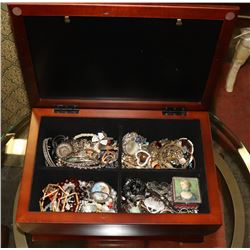ESTATE WOOD JEWELLERY BOX W/ CONTENTS