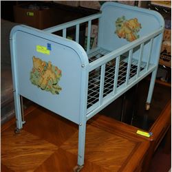 VINTAGE METAL DOLLS CRIB.