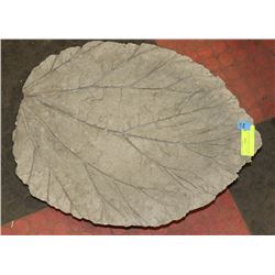 CEMENT LEAF DÉCOR 20"X15"