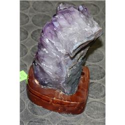 NATURAL QUARTZ DISPLAY ON A STAND