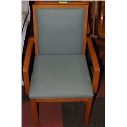 LOT OF 4 KITCHEN CHAIRS