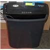 Image 1 : FELLOWS PAPER SHREDDER