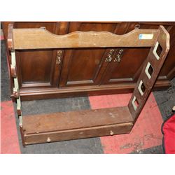 HUNTING CABIN GUN RACK