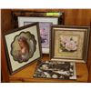 Image 1 : GROUP OF 4 DECORATIVE WALL HANGINGS