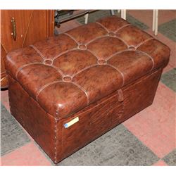 OTTOMAN OR ENTRY SEAT WITH STORAGE