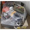 Image 1 : PALLET OF STORAGE LOCKER CONTENTS