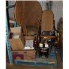Image 1 : PALLET WITH WICKER CHAIRS, BINDERS AND HOUSEHOLD