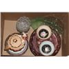 Image 1 : BOX OF ASSORTED GLASSWARE & CHINA