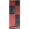 Image 1 : PINK CURLING BROOM