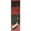 Image 1 : LOT OF 5 HOCKEY STICKS MIXED WOOD & COMPOSITE AS
