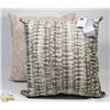 Image 1 : 2 NEW DECORATIVE PILLOWS FROM BLOOMINGDALES