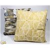 Image 1 : 2 NEW DECORATIVE PILLOWS FROM BLOOMINGDALES