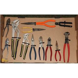 LARGE FLAT W/MECHANICS SET OF CHANNEL