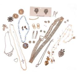 Collection of vintage rhinestone & costume jewelry
