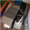 Image 2 : LOT OF 5 YOGA MATS, DOOR MATT, ETC