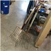 Image 1 : 2 PITCH FORKS