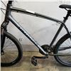 Image 2 : GREY SPECIALIZED BIKE W/ DISC BREAKS