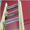 Image 2 : FEATHERLITE FIBERGLASS 24FT EXTENTION LADDER