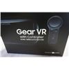 Image 2 : SAMSUNG GEAR VR W/ CONTROLLERS FOR SAMSUNG GALAXY SMART PHONES
