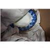 Image 2 : LOT OF BLUE AND WHITE CHINA