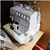 Image 2 : HOBBY LOCK 5 THREAD SURGER