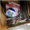 Image 2 : BOX OF NOVELTY PINS AND BELT