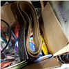 Image 3 : BOX OF NOVELTY PINS AND BELT