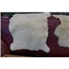 Image 2 : 2 SHEEP SKIN RUGS