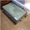 Image 2 : VINTAGE SUITCASE